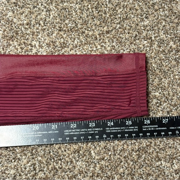 Fabletics Women’s Small Burgundy Leggings - Picture 5 of 9